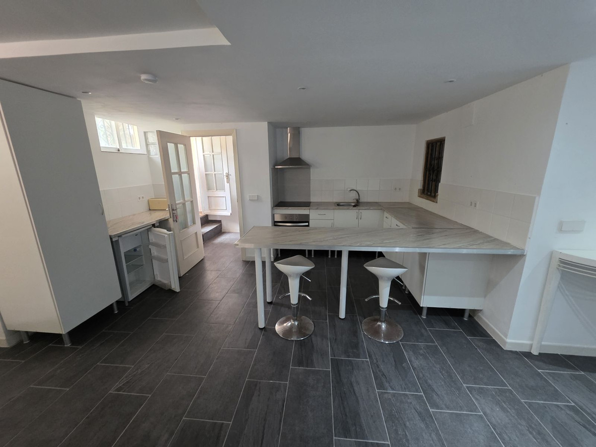 3 Bedroom Villa in San Pedro de Alcántara - Photo 8