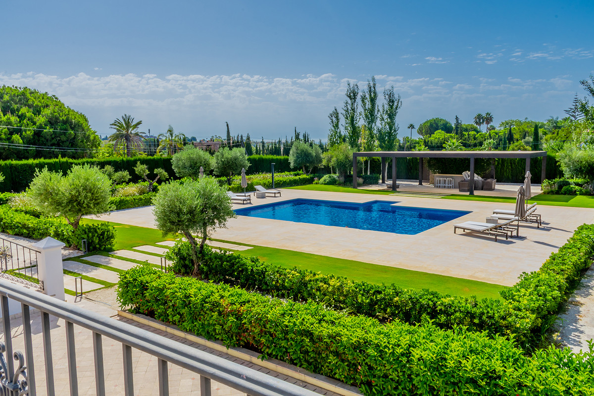 5 Bedroom Villa in San Pedro de Alcántara - Photo 47