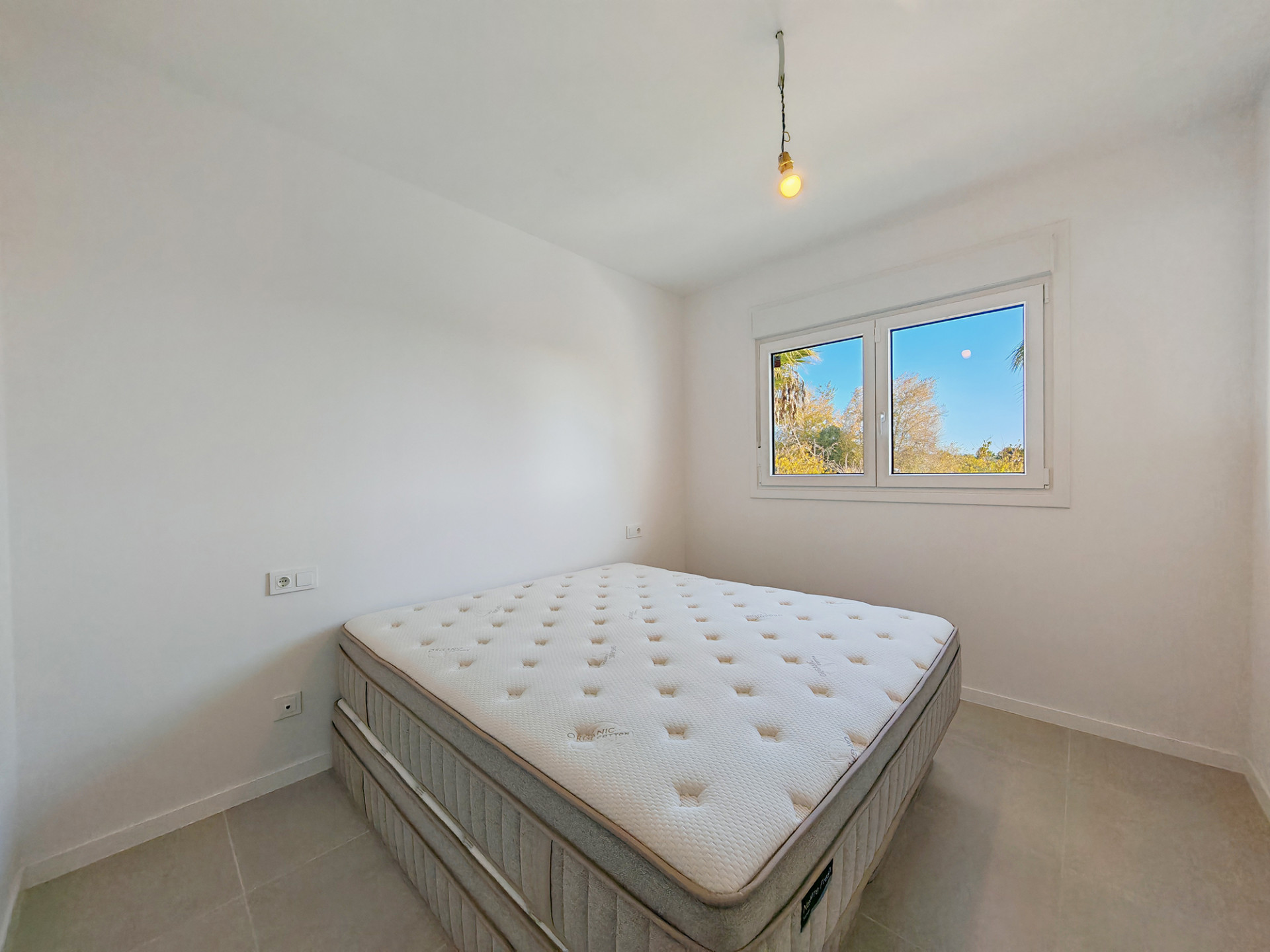 2 Bedroom Apartment in Estepona - Photo 7