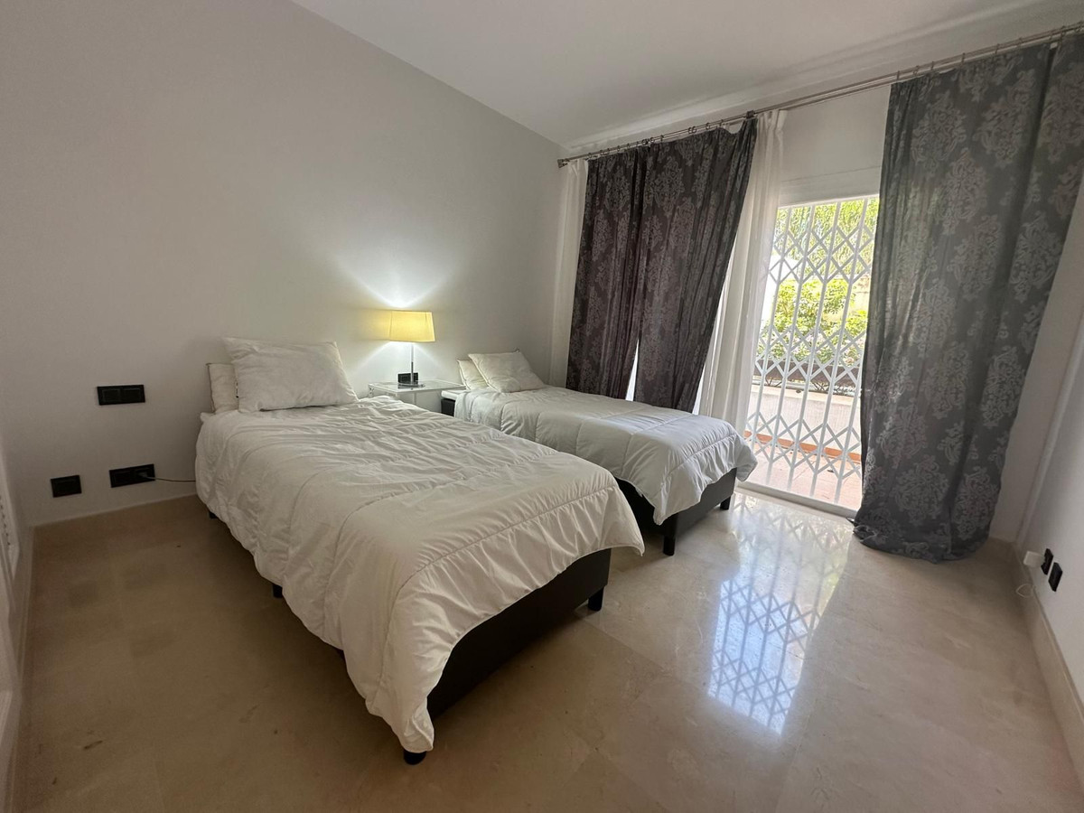 2 Bedroom Apartment in Marbella - Photo 5