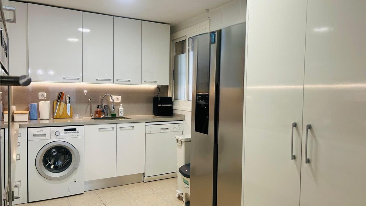 3 Bedroom Apartment in San Pedro de Alcántara - Photo 8