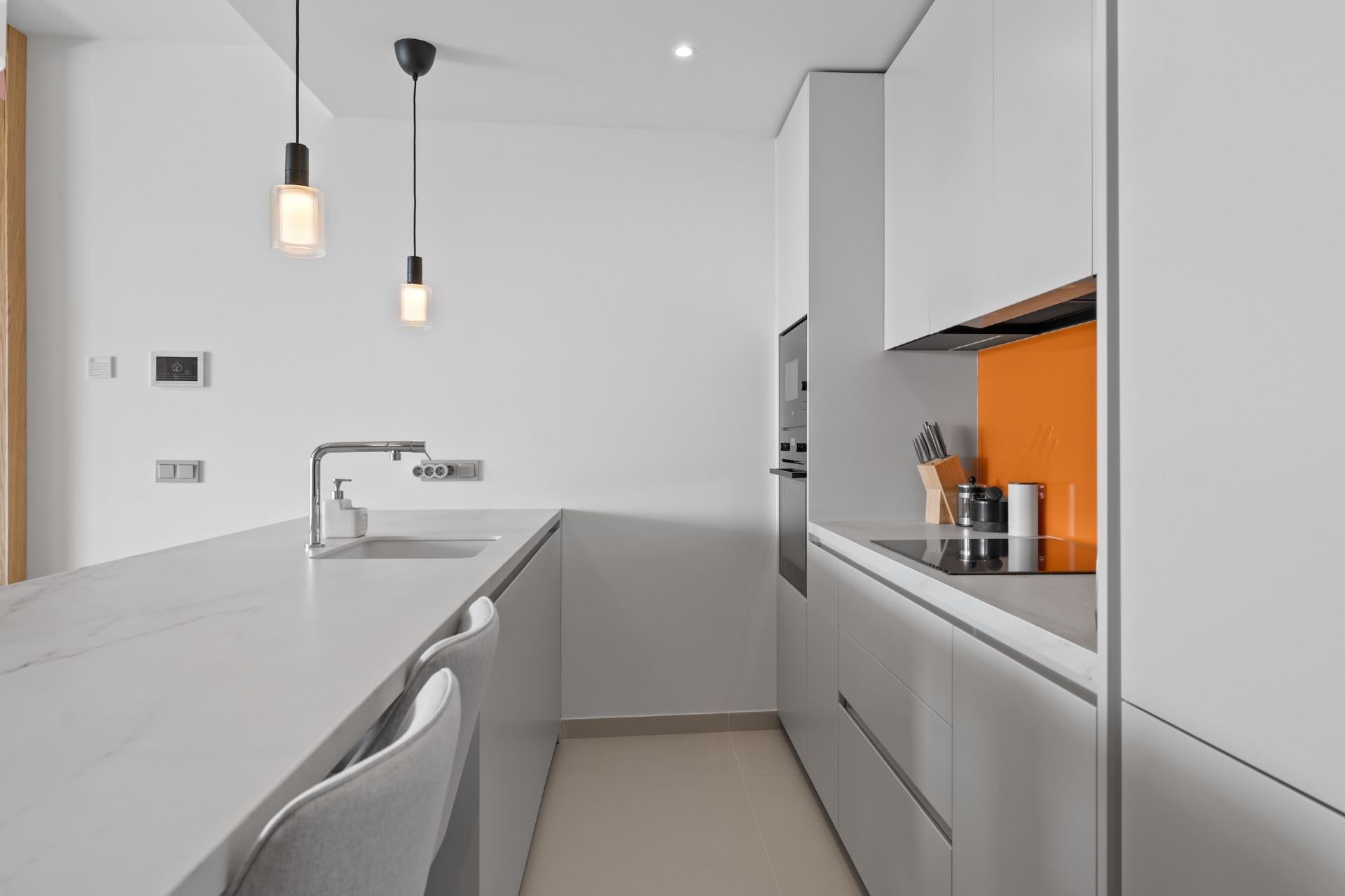 2 Bedroom Apartment in Fuengirola - Photo 4