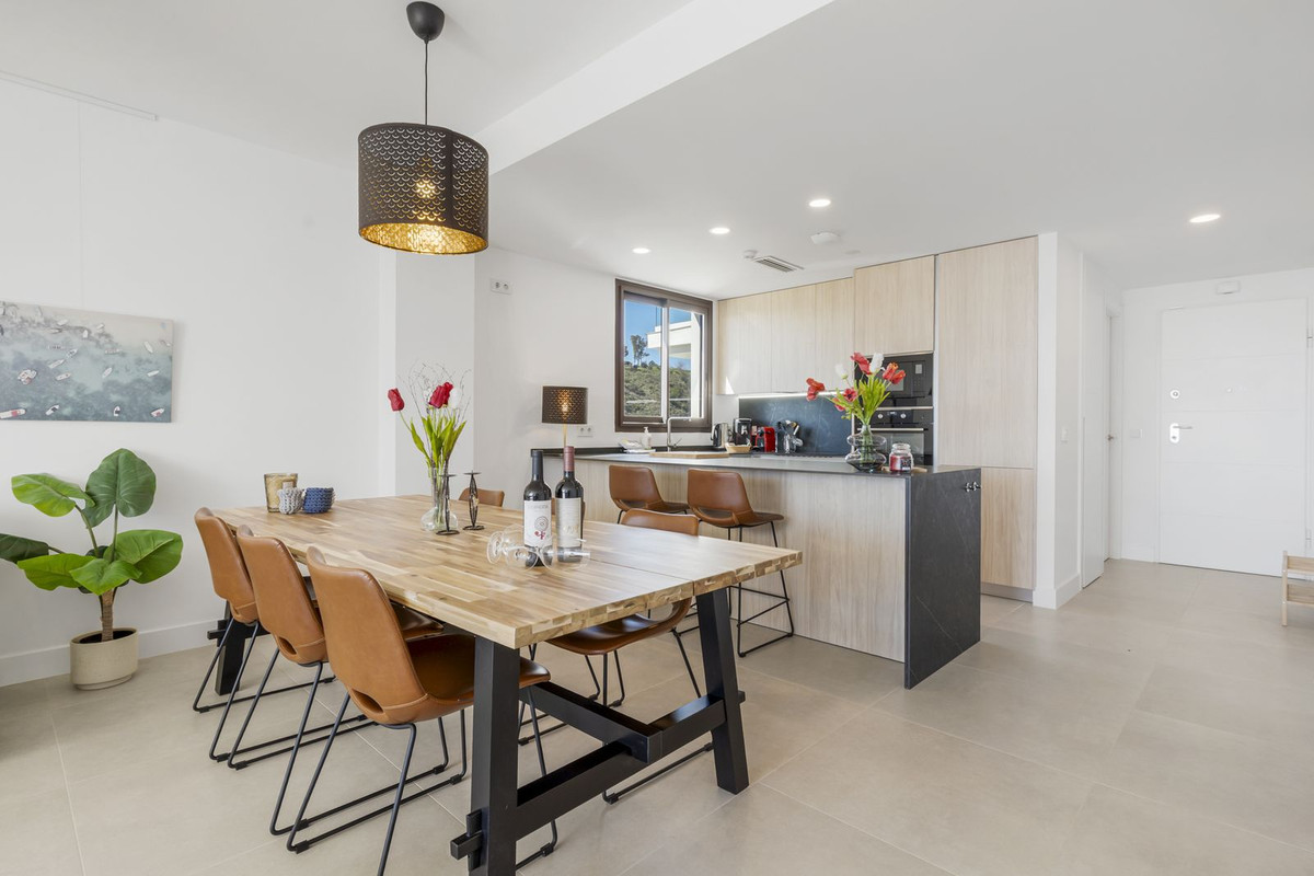 3 Bedroom Apartment in Fuengirola - Photo 10