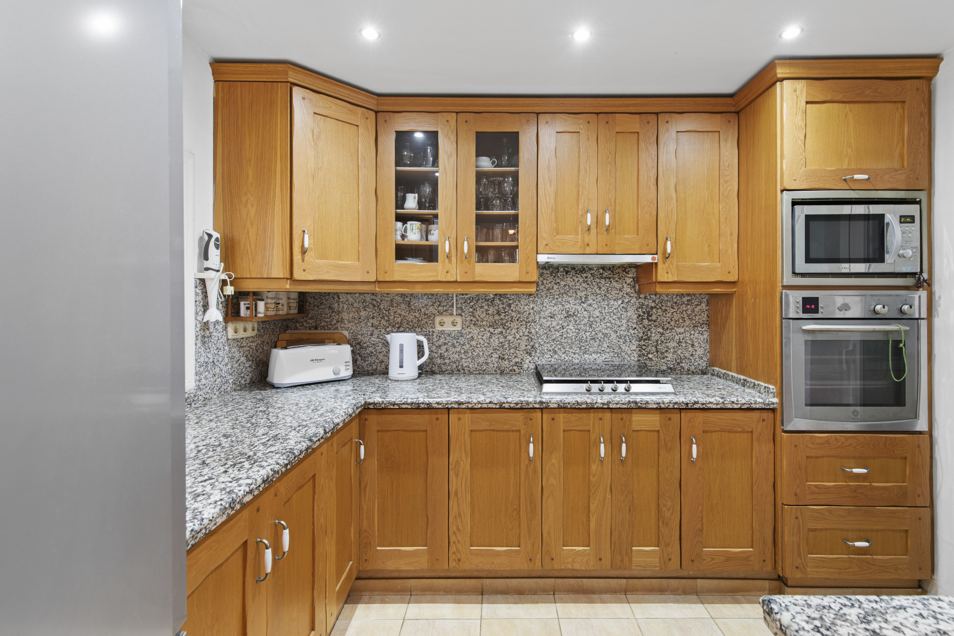 3 Bedroom Townhouse in Estepona - Photo 8