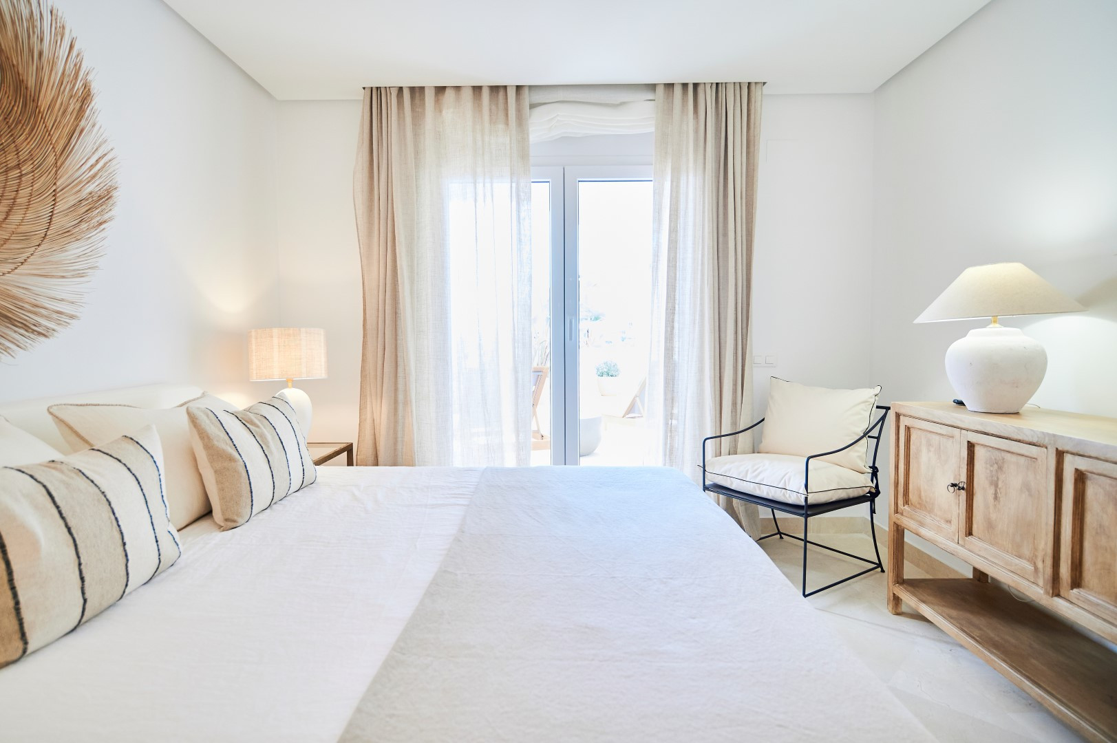 2 Bedroom Apartment in Marbella - Photo 22