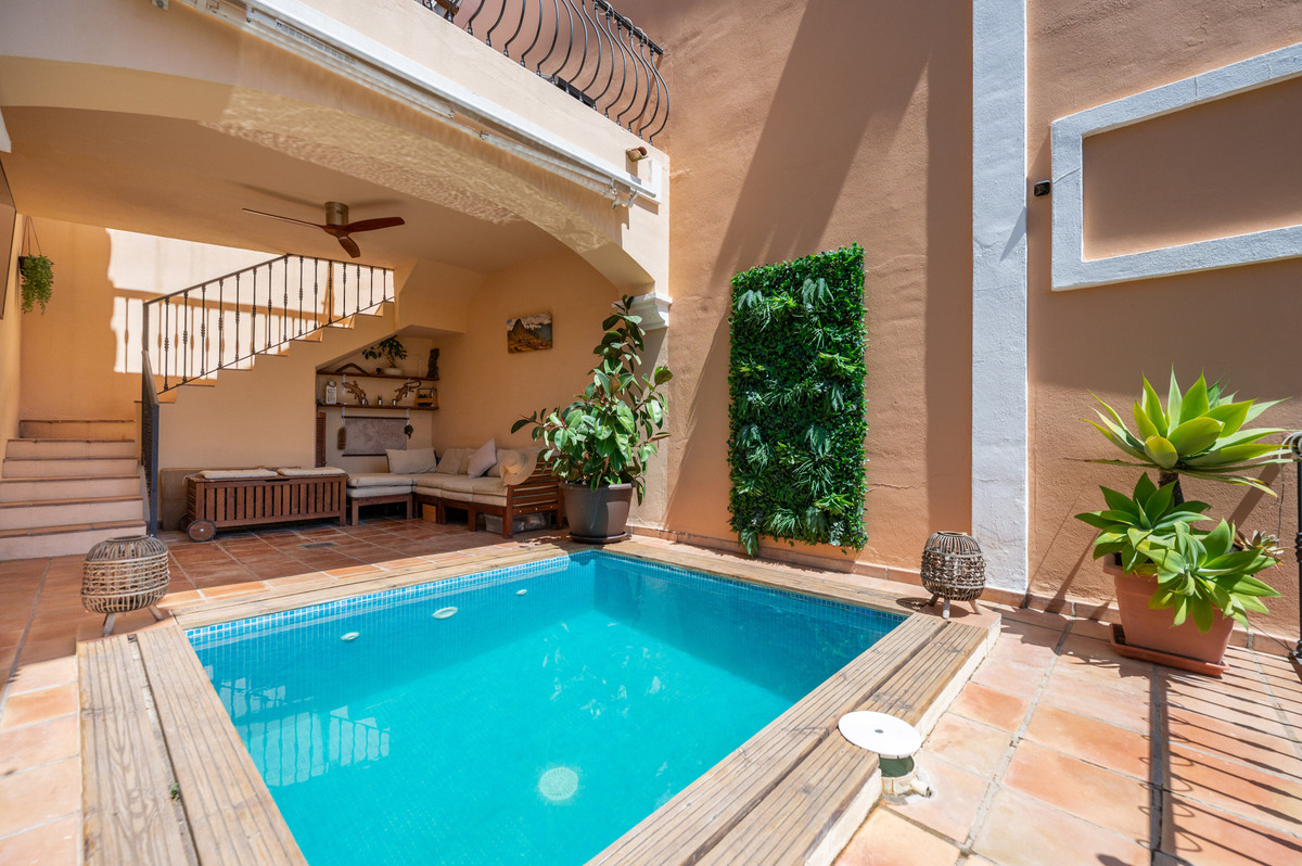 3 Bedroom Villa in Marbella - Photo 25