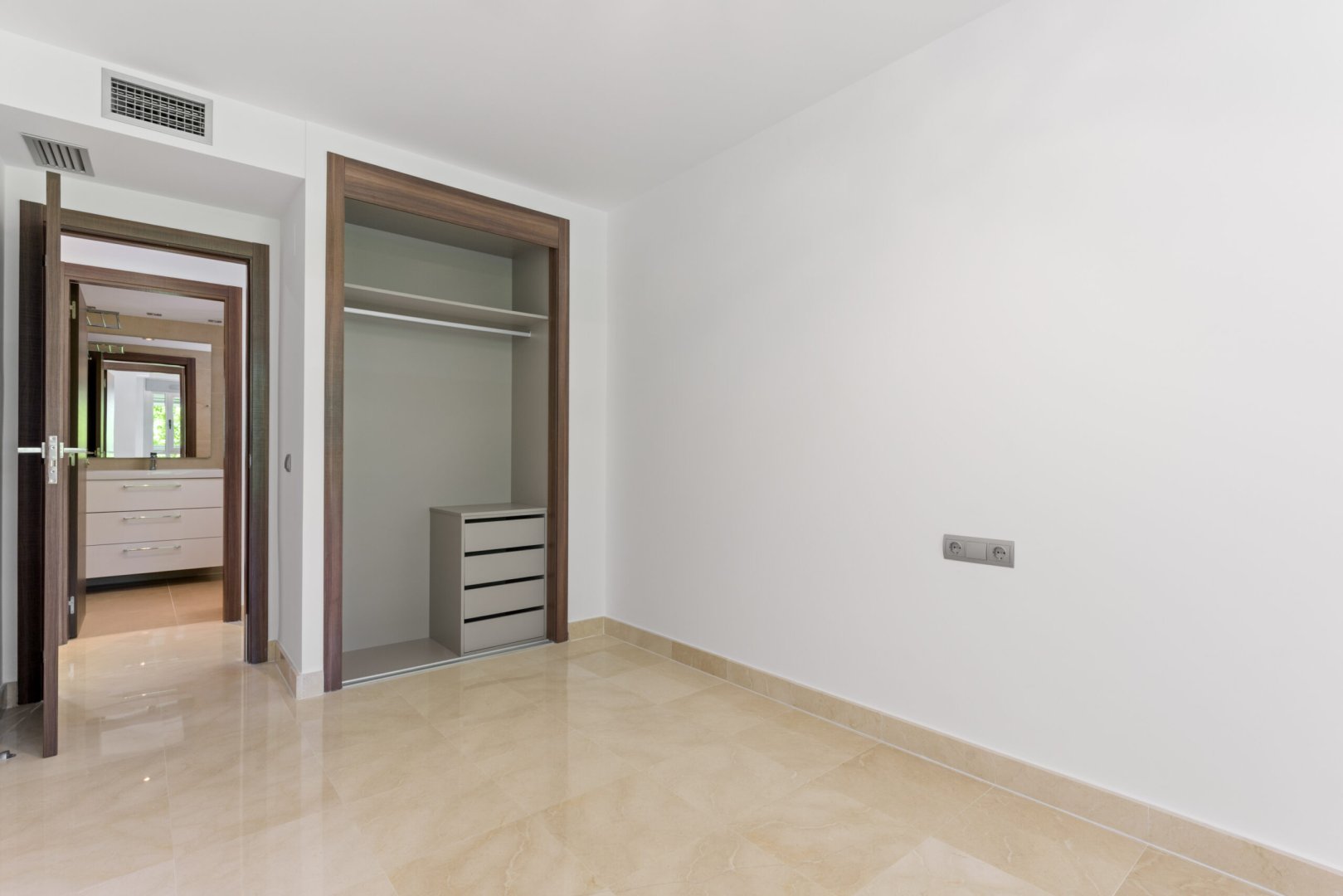 3 Bedroom Apartment in San Pedro de Alcántara - Photo 17