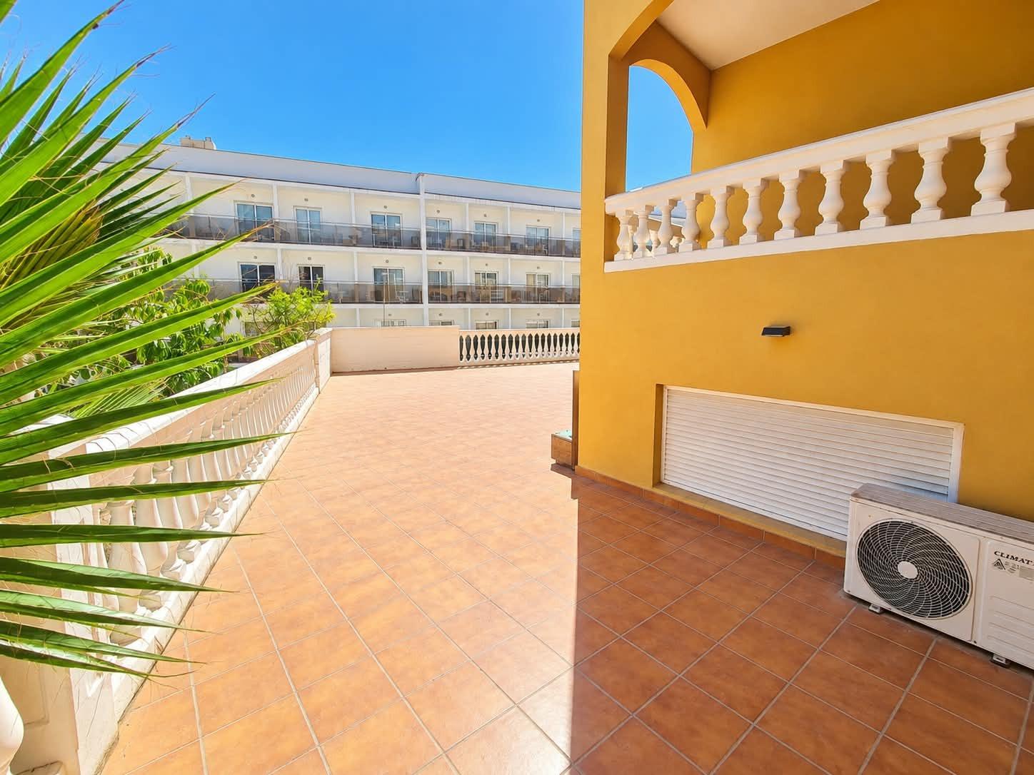 2 Bedroom Apartment in Benalmádena - Photo 9