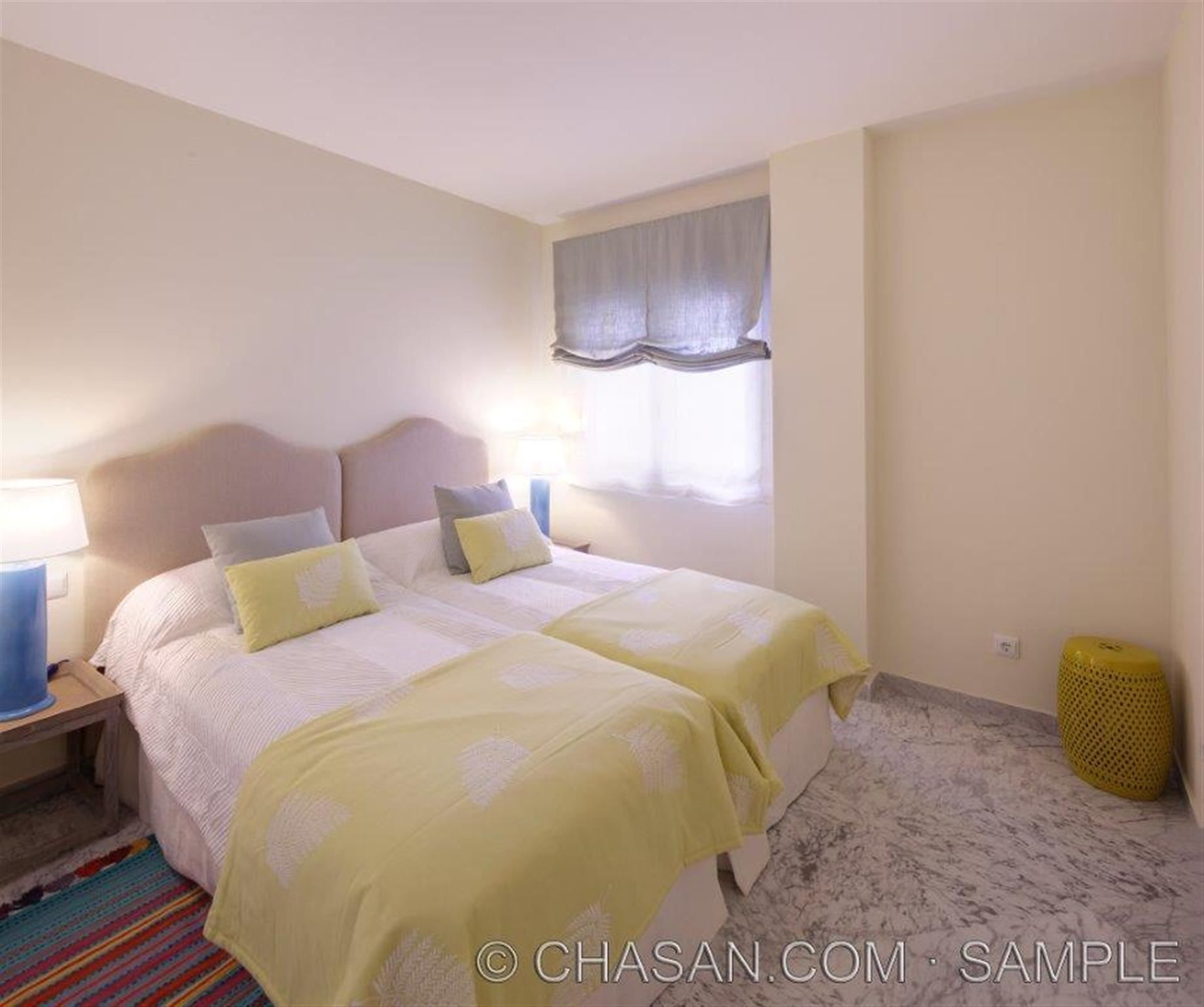 3 Bedroom Apartment in Marbella - Photo 5