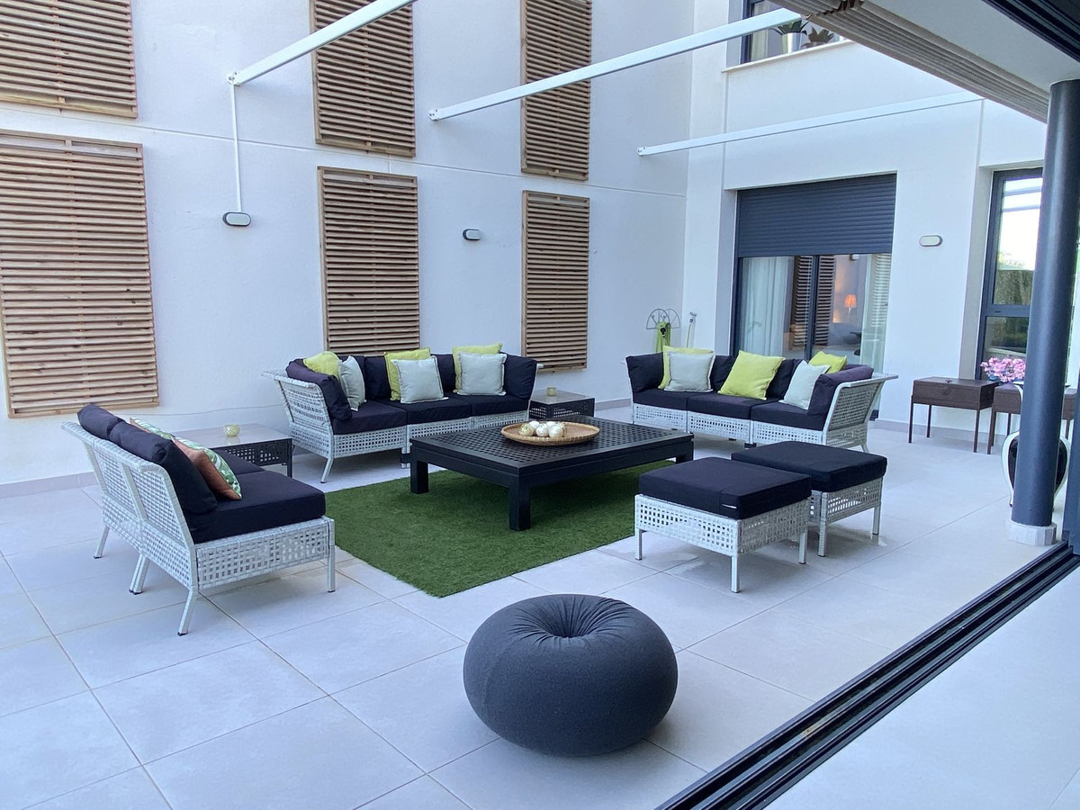 3 Bedroom Townhouse in Casares - Photo 4