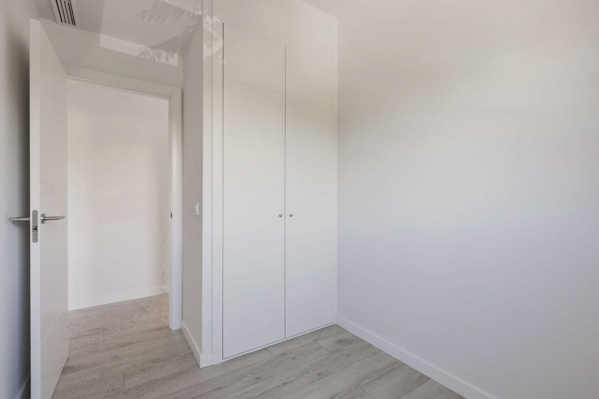 3 Bedroom Apartment in Estepona - Photo 28