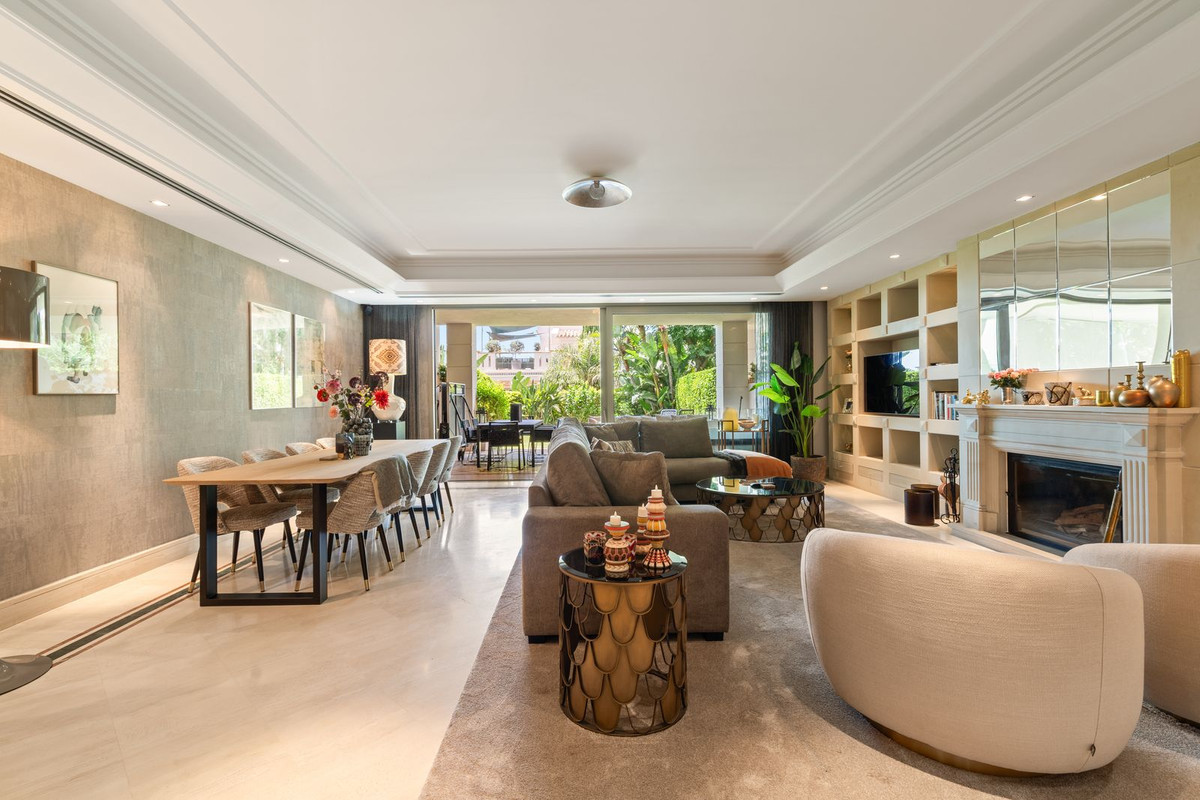 4 Bedroom Townhouse in Marbella - Photo 7