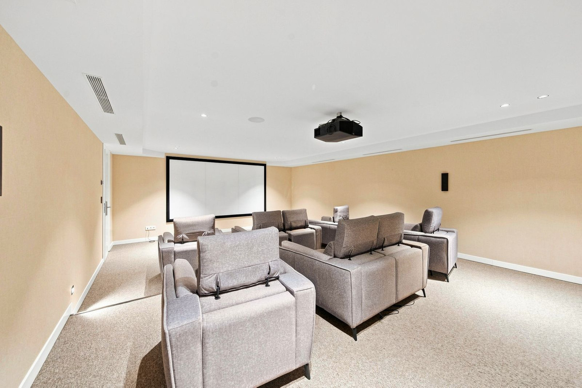 2 Bedroom Apartment in Fuengirola - Photo 19