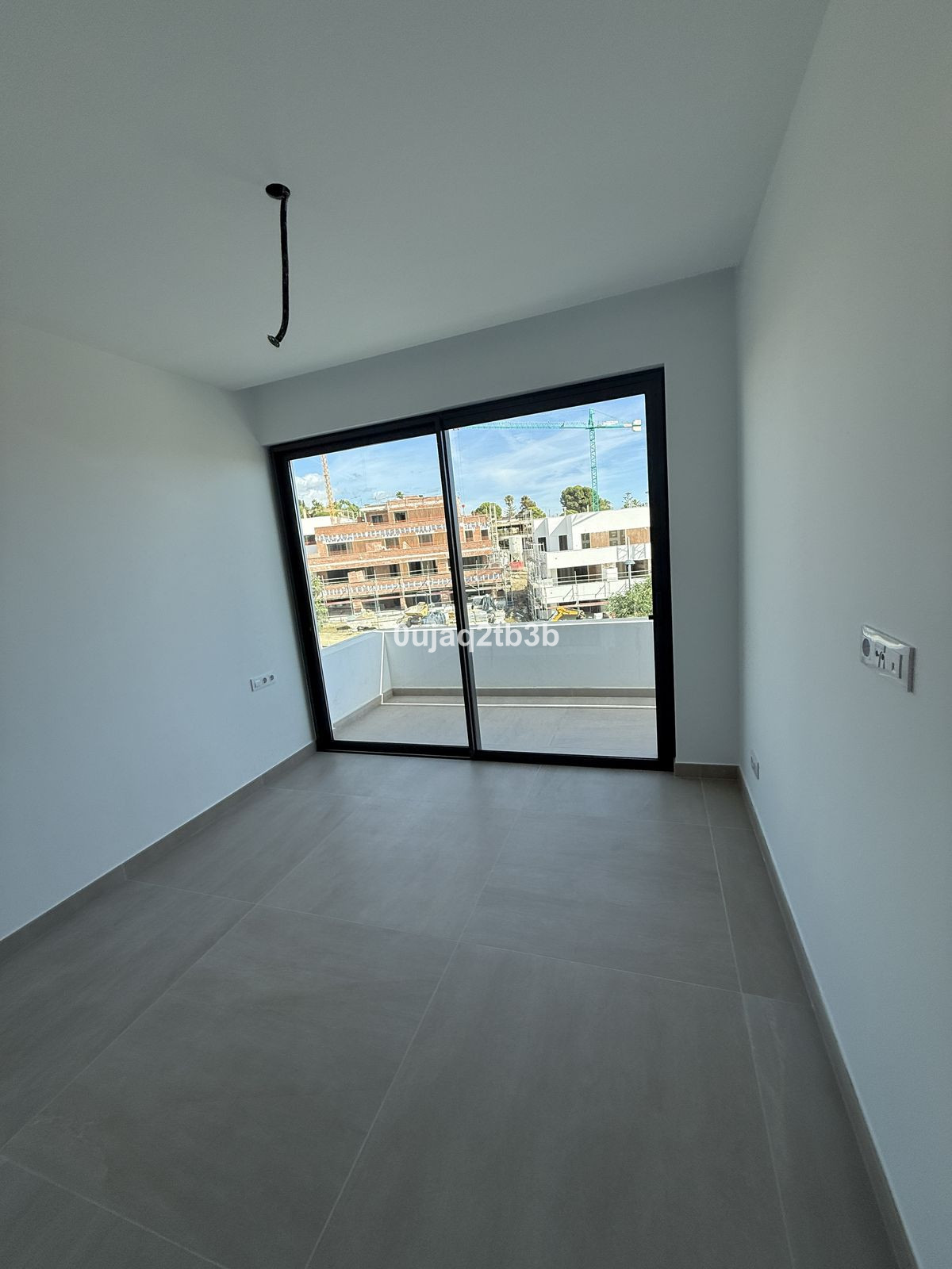 3 Bedroom Penthouse in Estepona - Photo 9