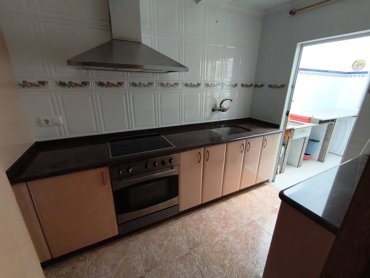 Villa de 3 chambres à Valence, Espagne – Photo 8