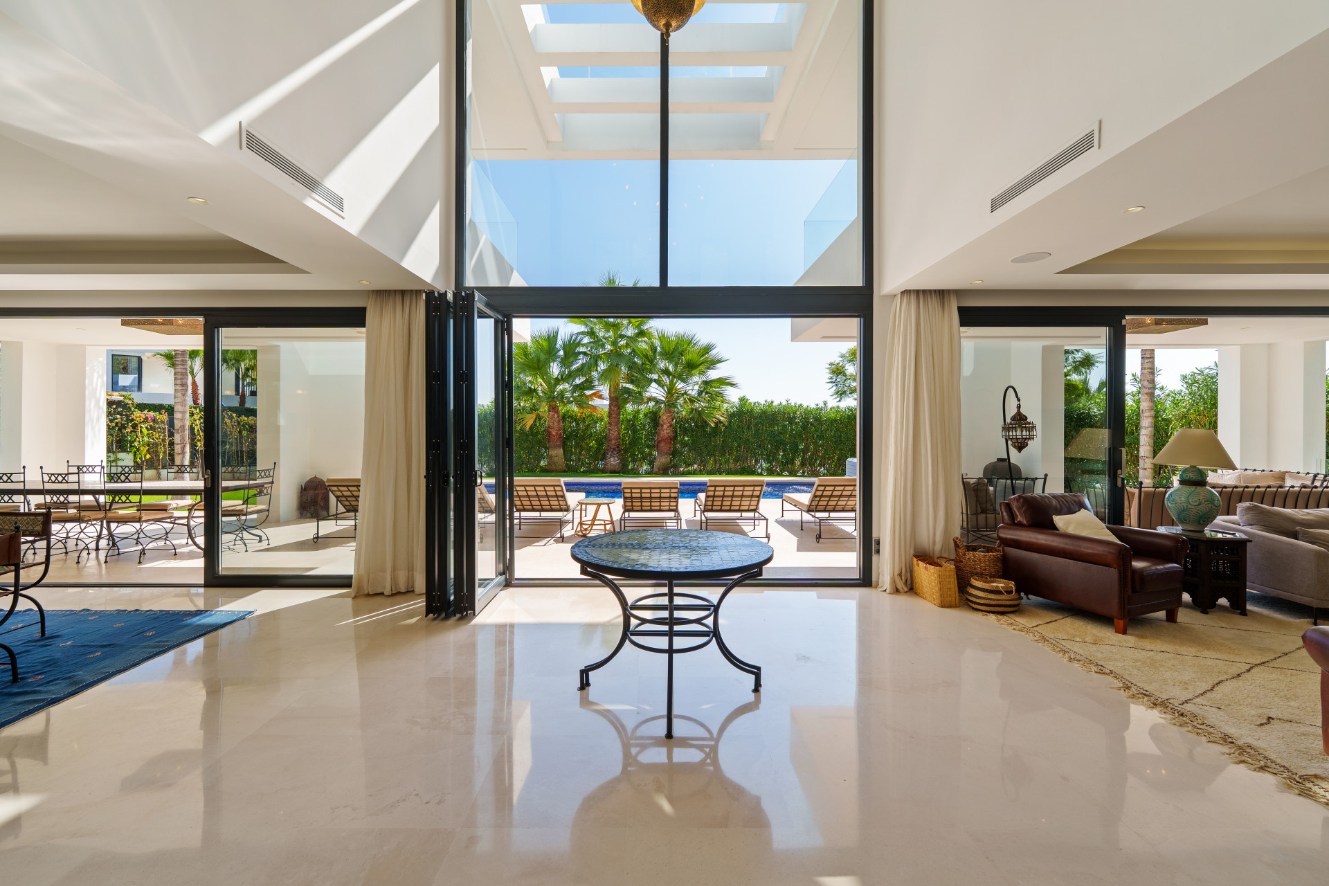 6 Bedroom Villa in Marbella - Photo 7