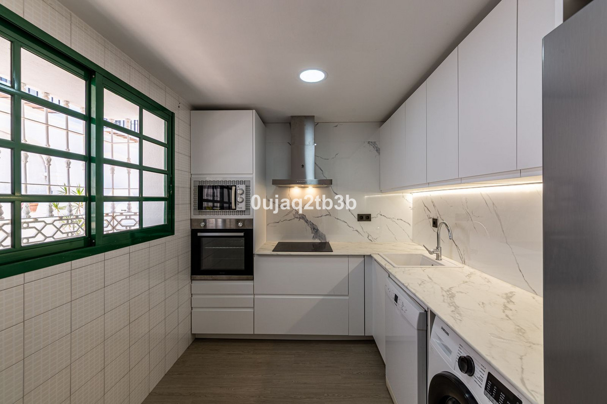 3 Bedroom Townhouse in Marbella - Photo 12