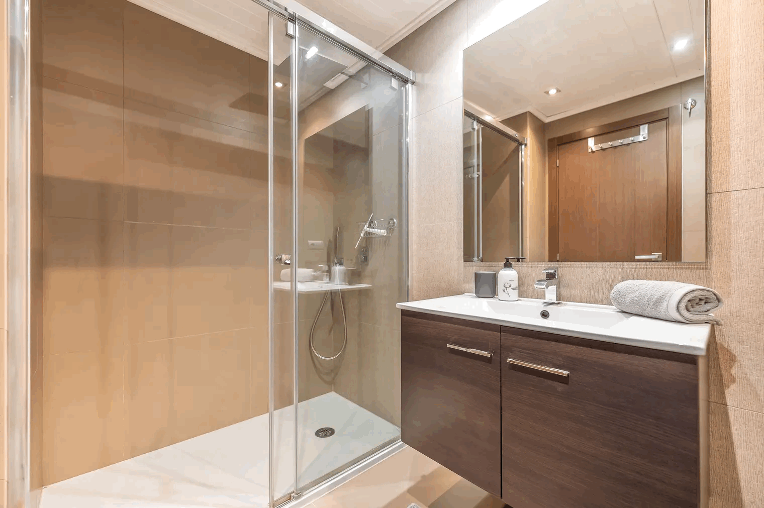 3 Bedroom Apartment in Benahavís - Photo 10