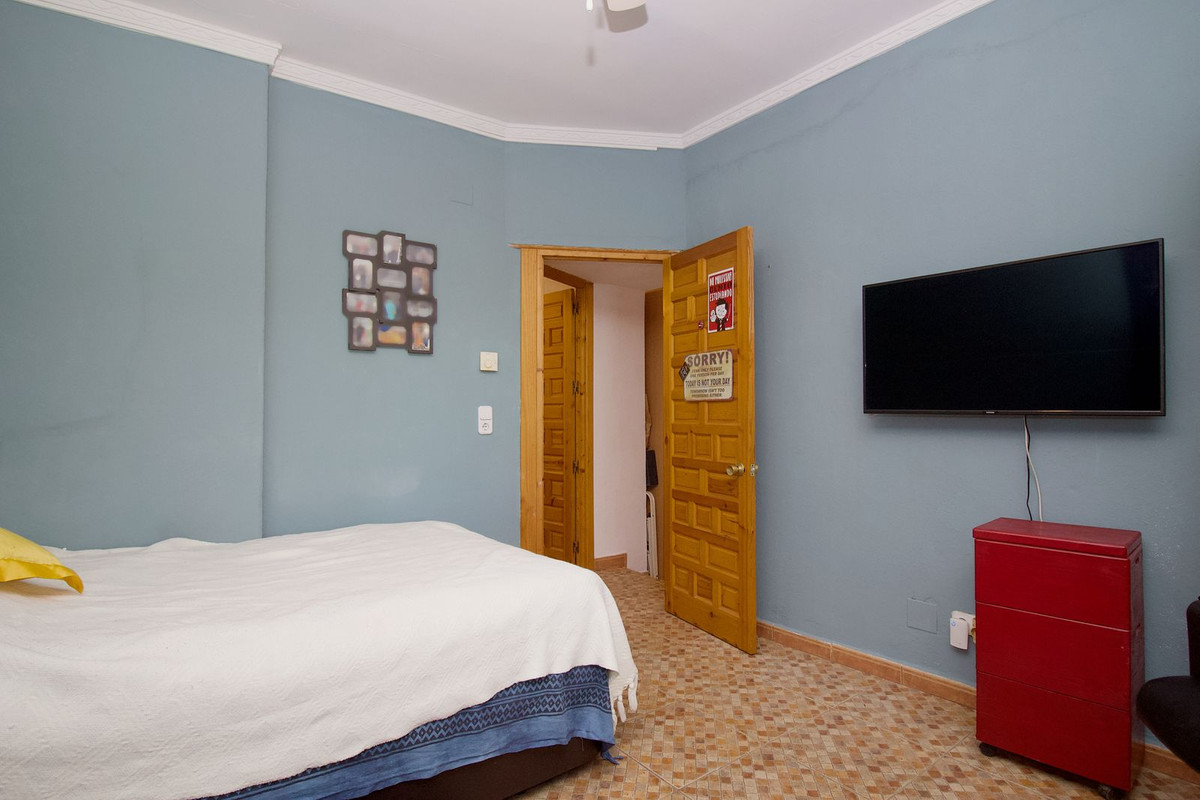 5 Bedroom Villa in Coín - Photo 30