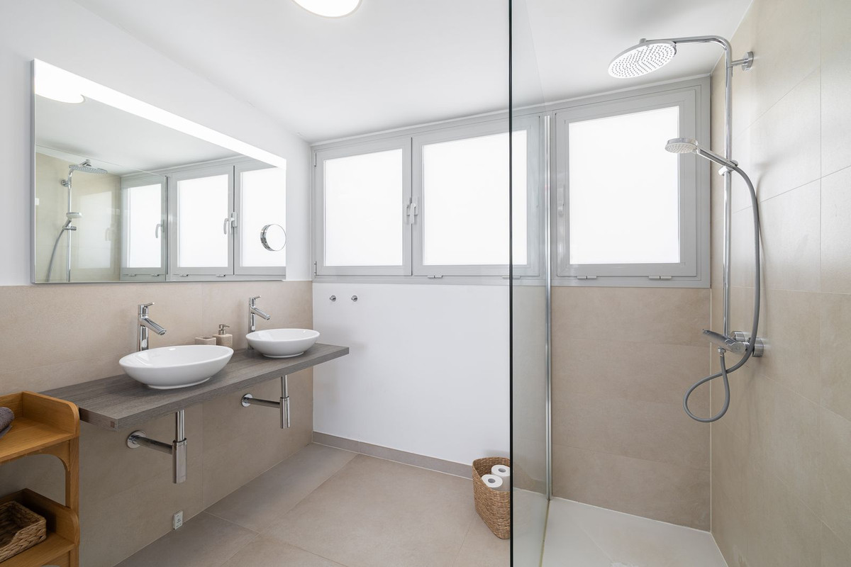 3 Bedroom Penthouse in Benalmádena - Photo 27
