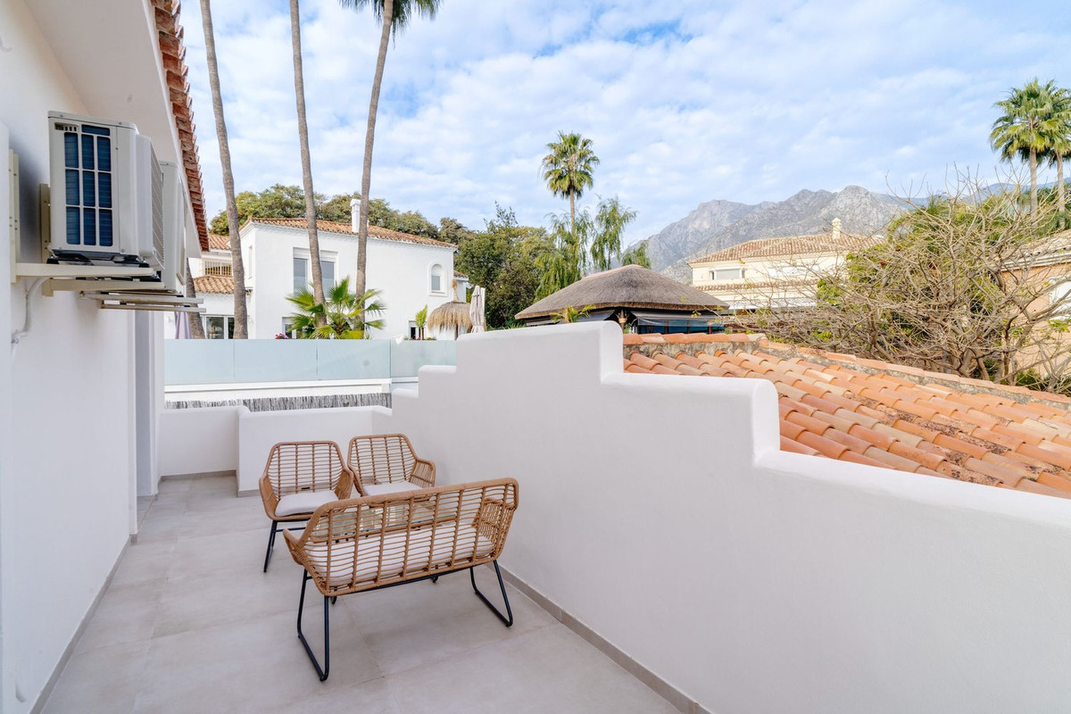 6 Bedroom Villa in Marbella - Photo 40