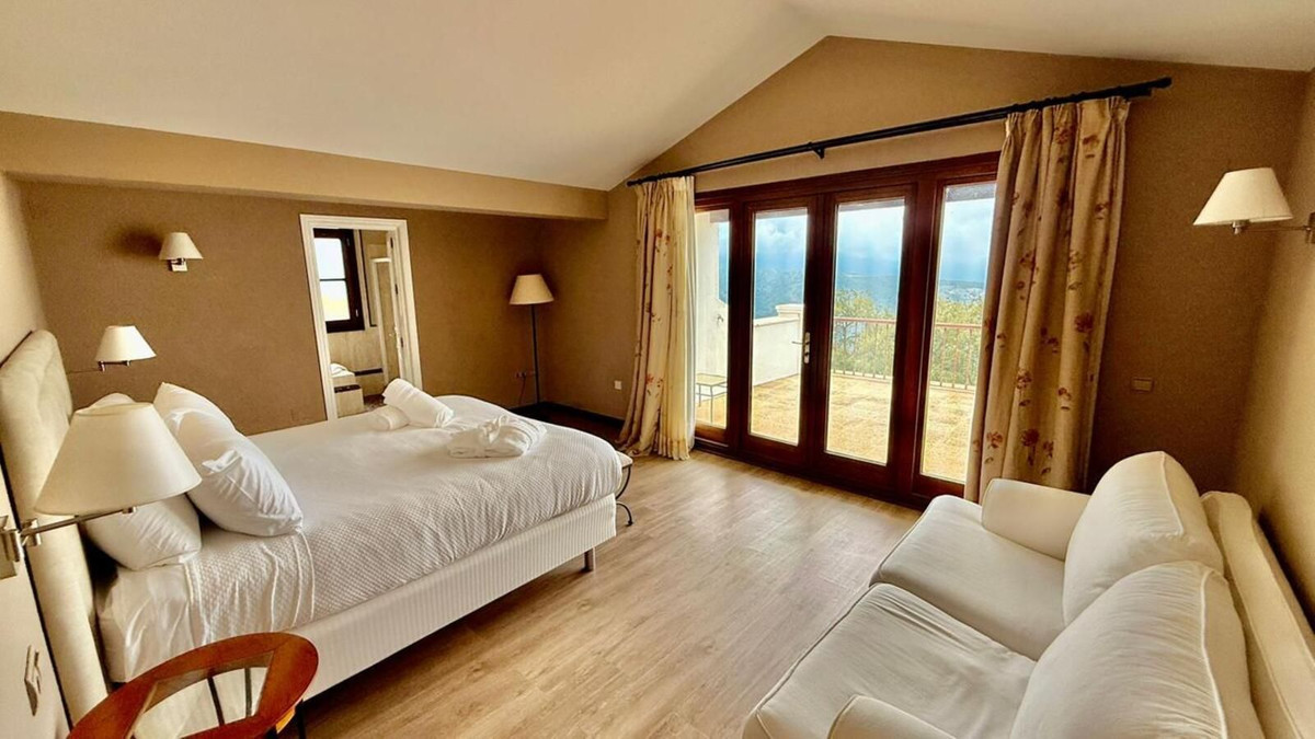 5 Bedroom Villa in Benahavís - Фото 25