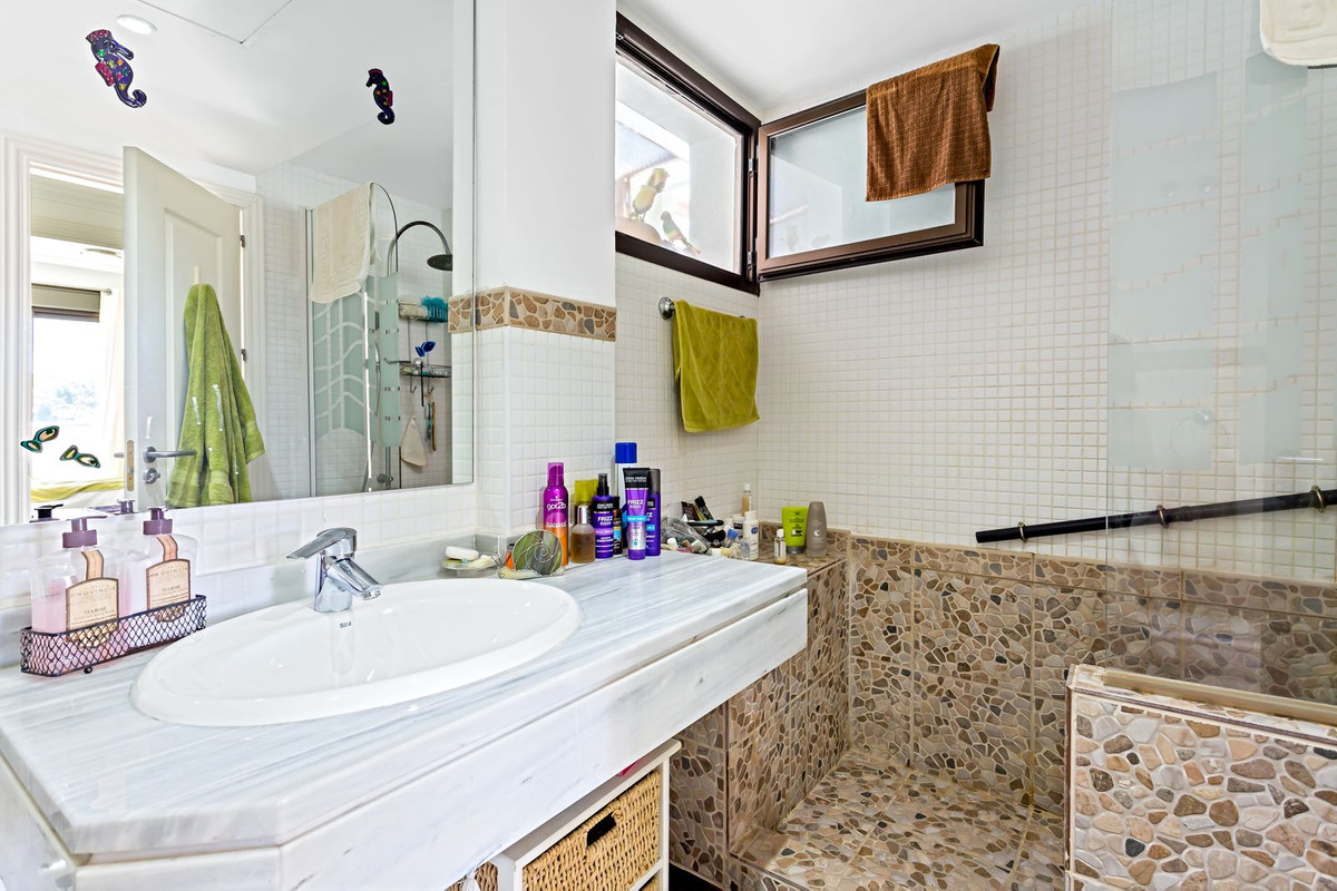 3 Bedroom Penthouse in Casares - Photo 23