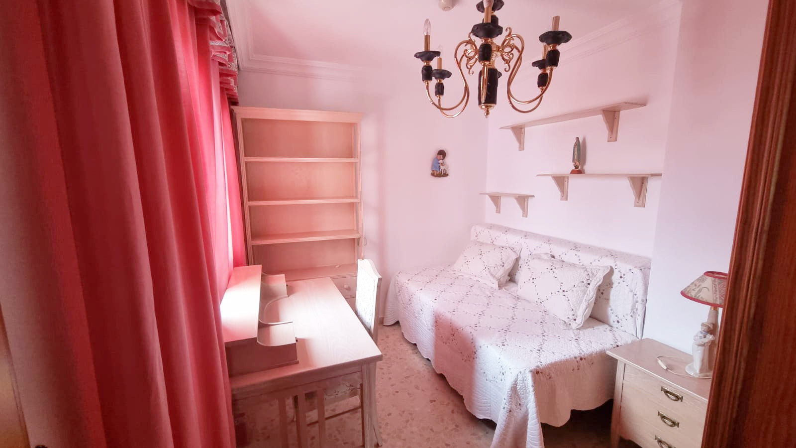 5 Bedroom Townhouse in Estepona - Фото 24