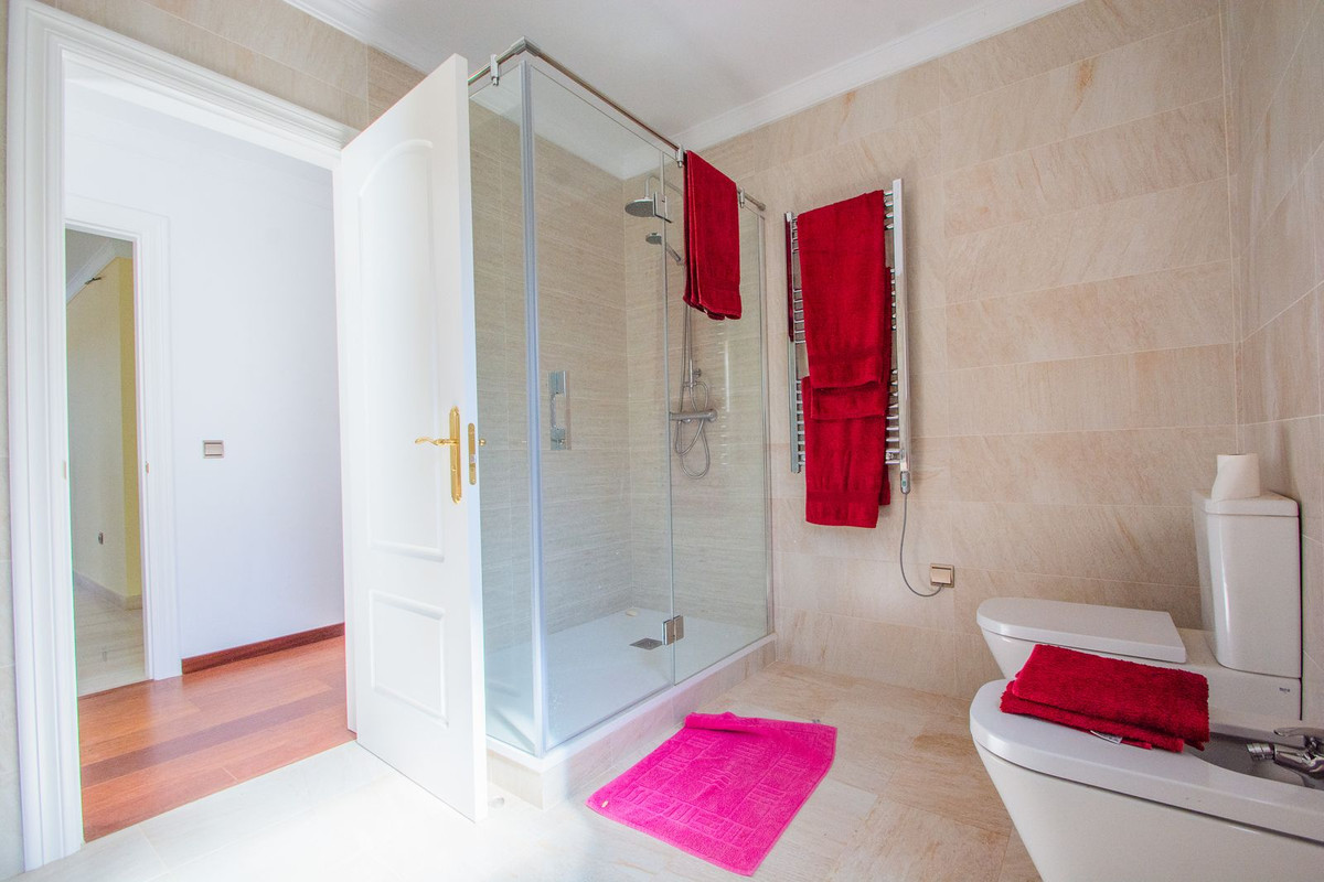 5 Bedroom Villa in Mijas - Photo 16