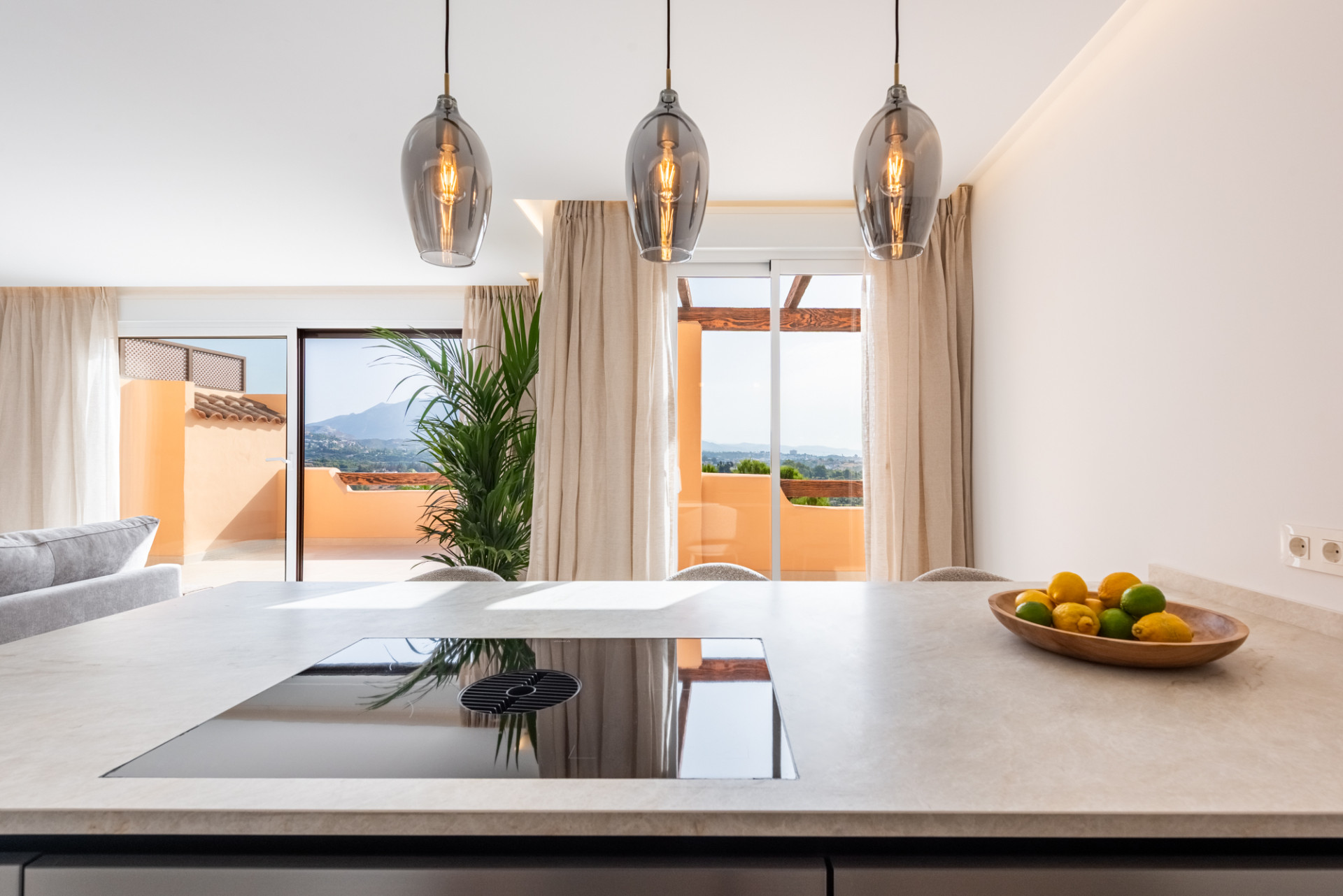 2 Bedroom Penthouse in Benahavís - Photo 9