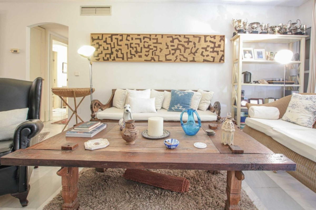 2 Bedroom Apartment in Marbella - Photo 8
