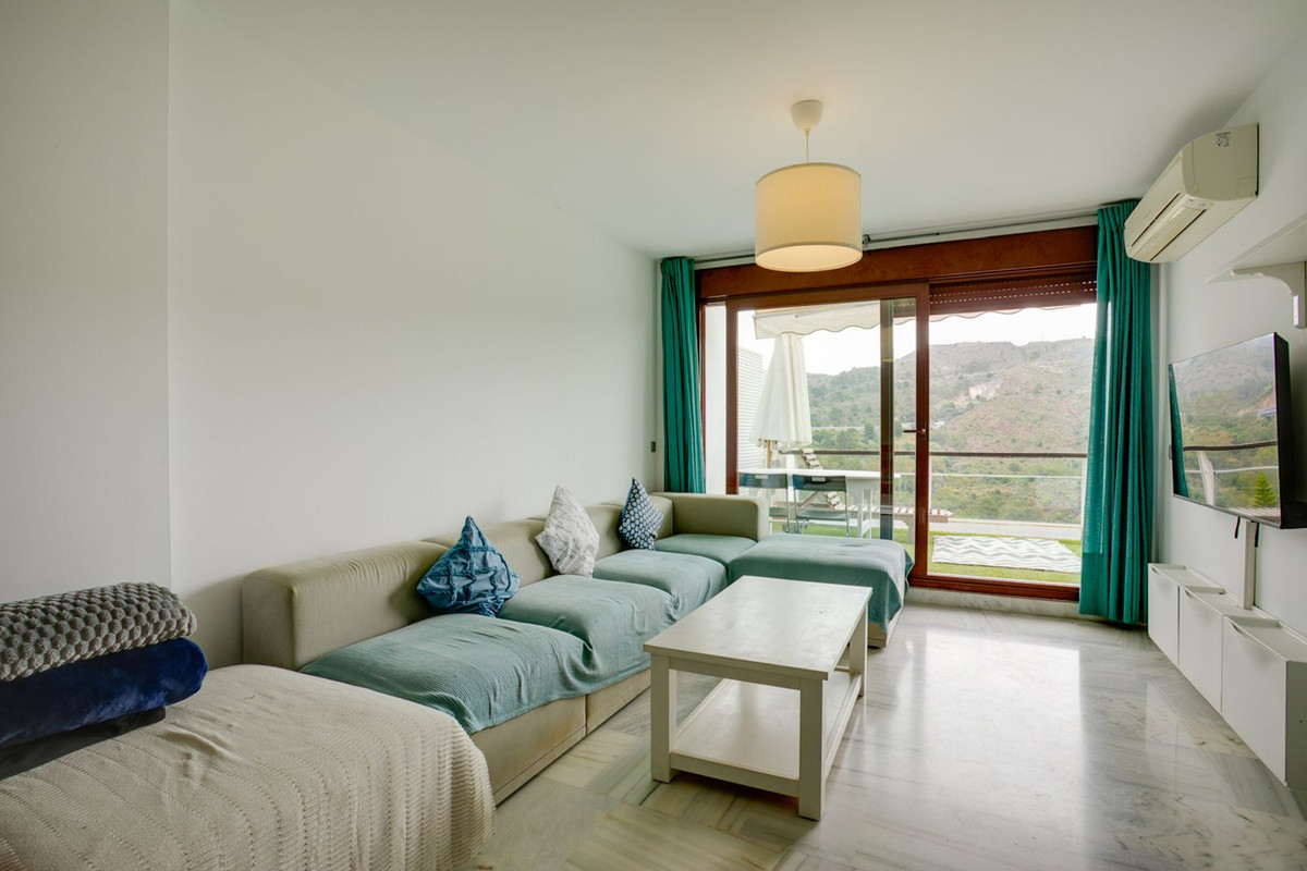 2 Bedroom Apartment in Benahavís - Foto 3