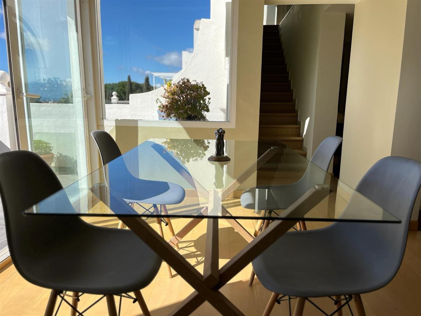 Piso de 2 dormitorios con piscina en Málaga – Foto 8