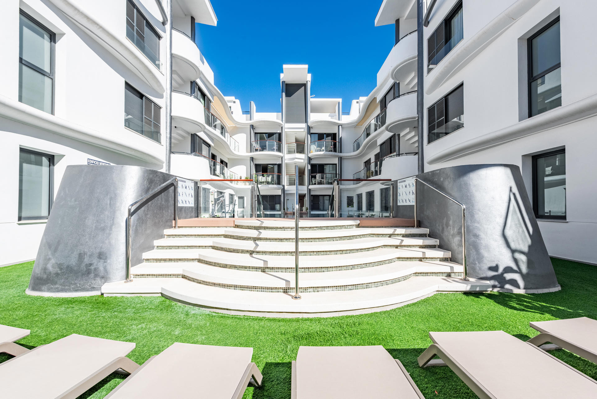 3 Bedroom Apartment in Estepona - Photo 25