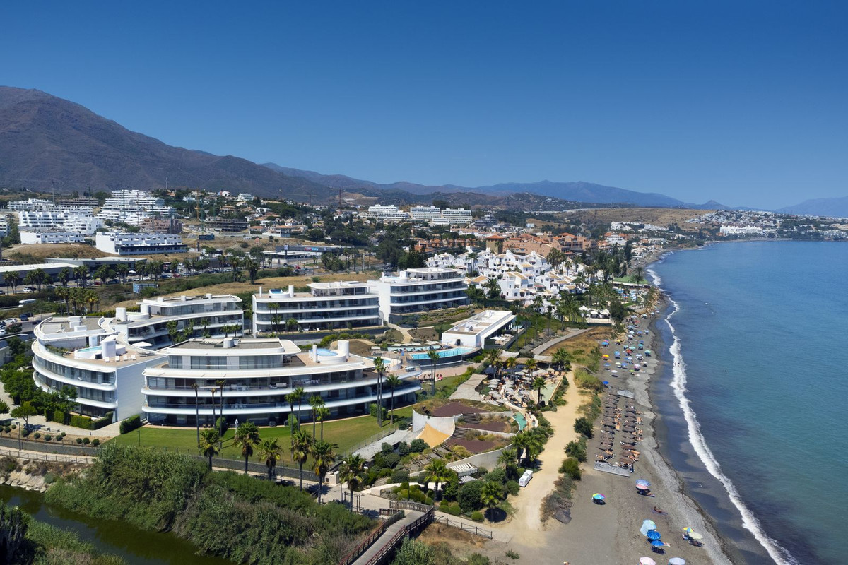 4 Bedroom Apartment in Estepona - Photo 42