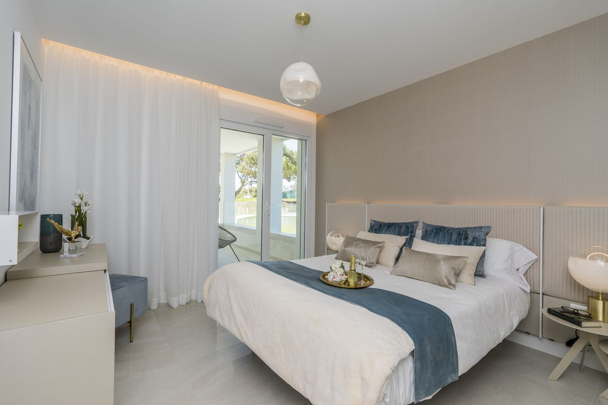 2 Bedroom Apartment in San Roque - Photo 22