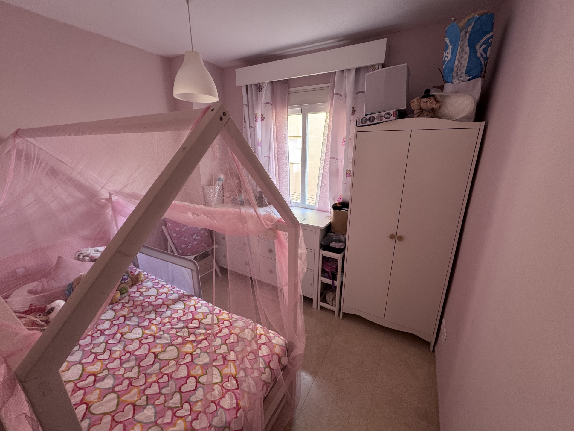 4 Bedroom Apartment in Estepona - Photo 11