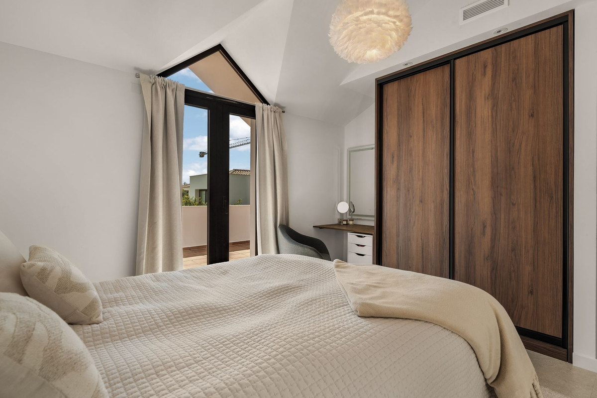 4 Bedroom Villa in Marbella - Photo 15