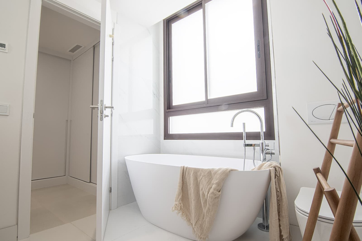 4 Bedroom Apartment in Benalmádena - Photo 18