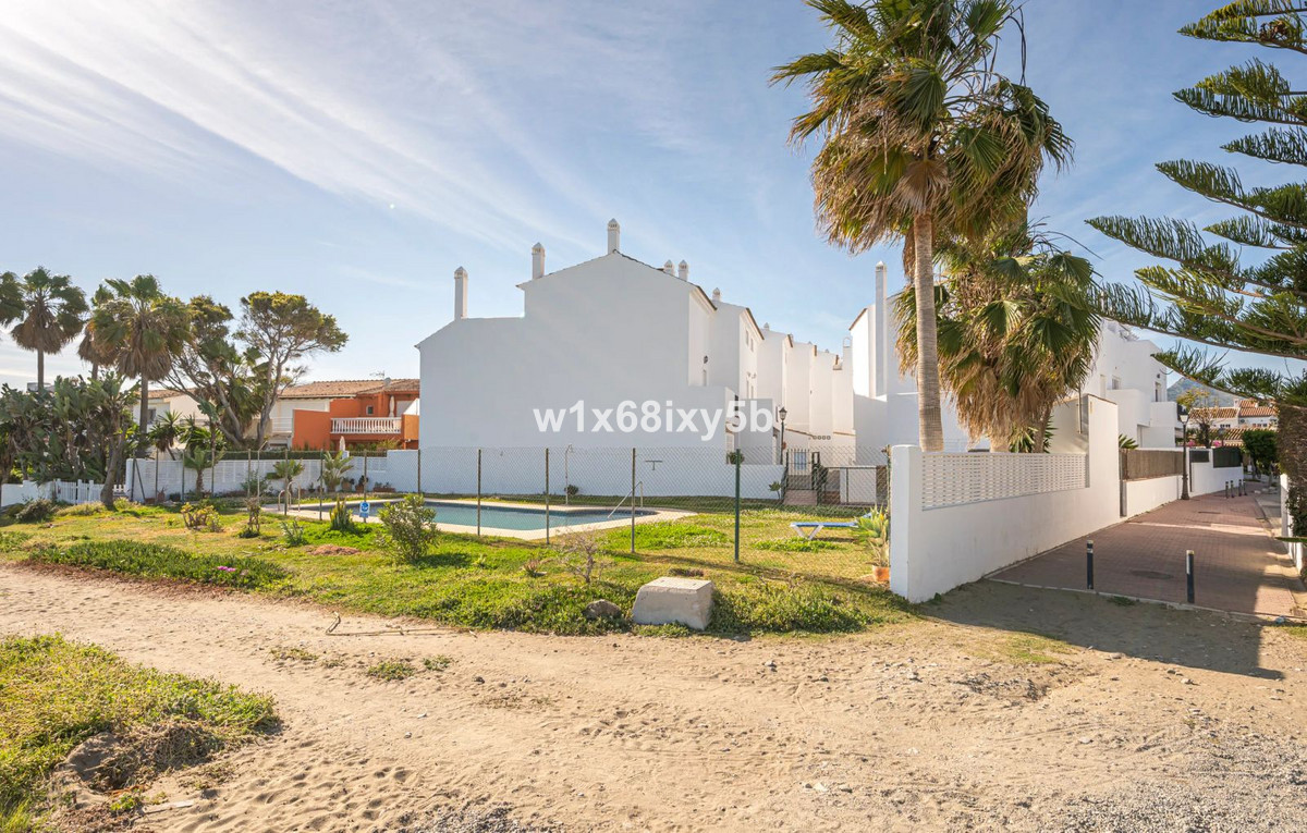 3 Bedroom Townhouse in Estepona - Фото 28