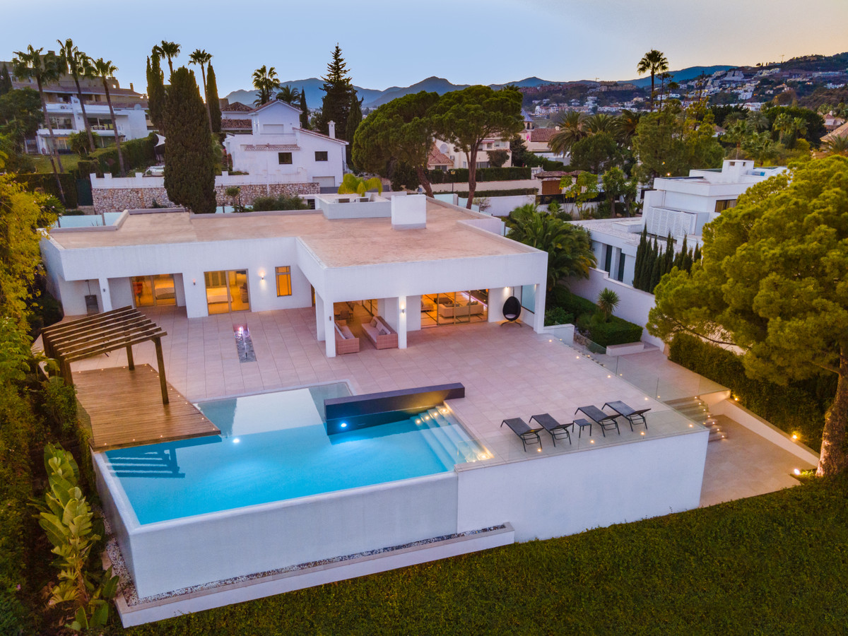 6 Bedroom Villa in Marbella - Photo 23