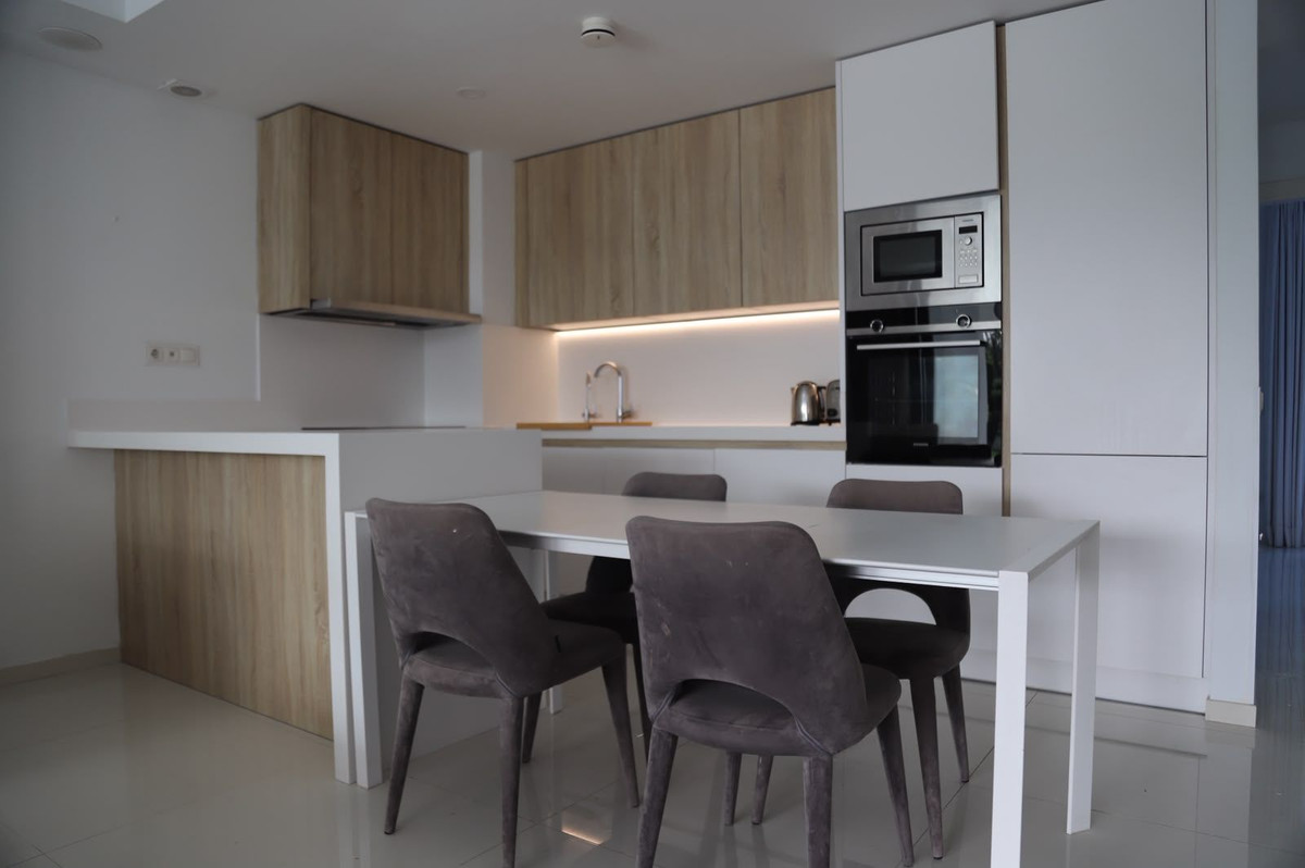 3 Bedroom Apartment in Estepona - Photo 22