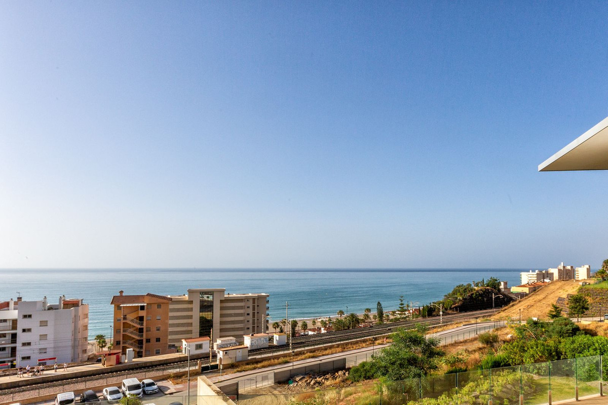 3 Bedroom Apartment in Fuengirola - Photo 42