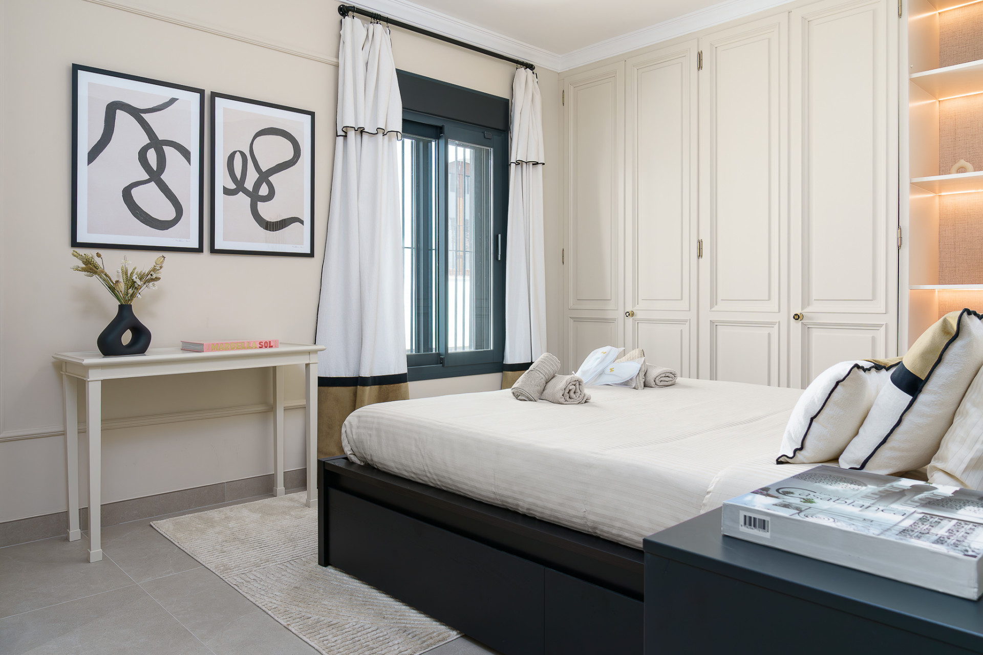 2 Bedroom Apartment in Marbella - Photo 25