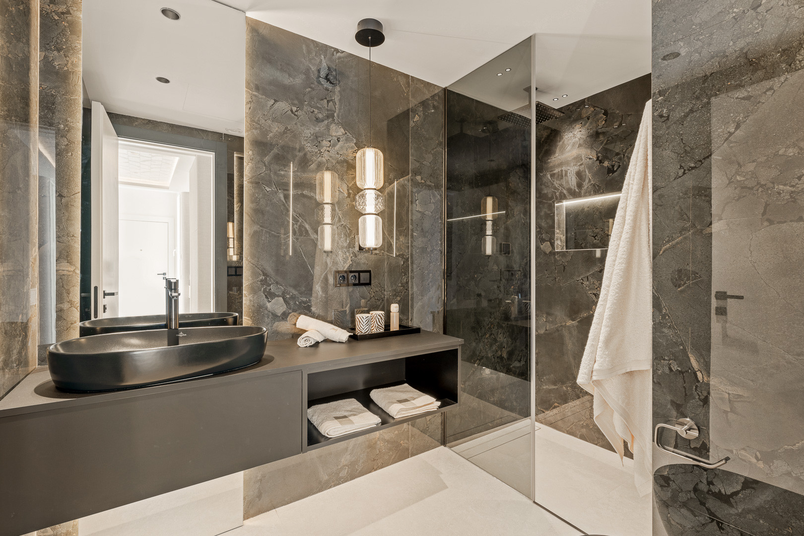 3 Bedroom Penthouse in Estepona - Photo 38