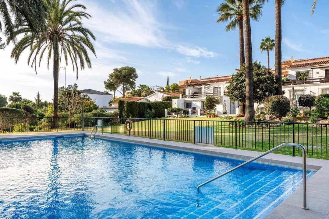 2 Bedroom Apartment in Marbella - Photo 21