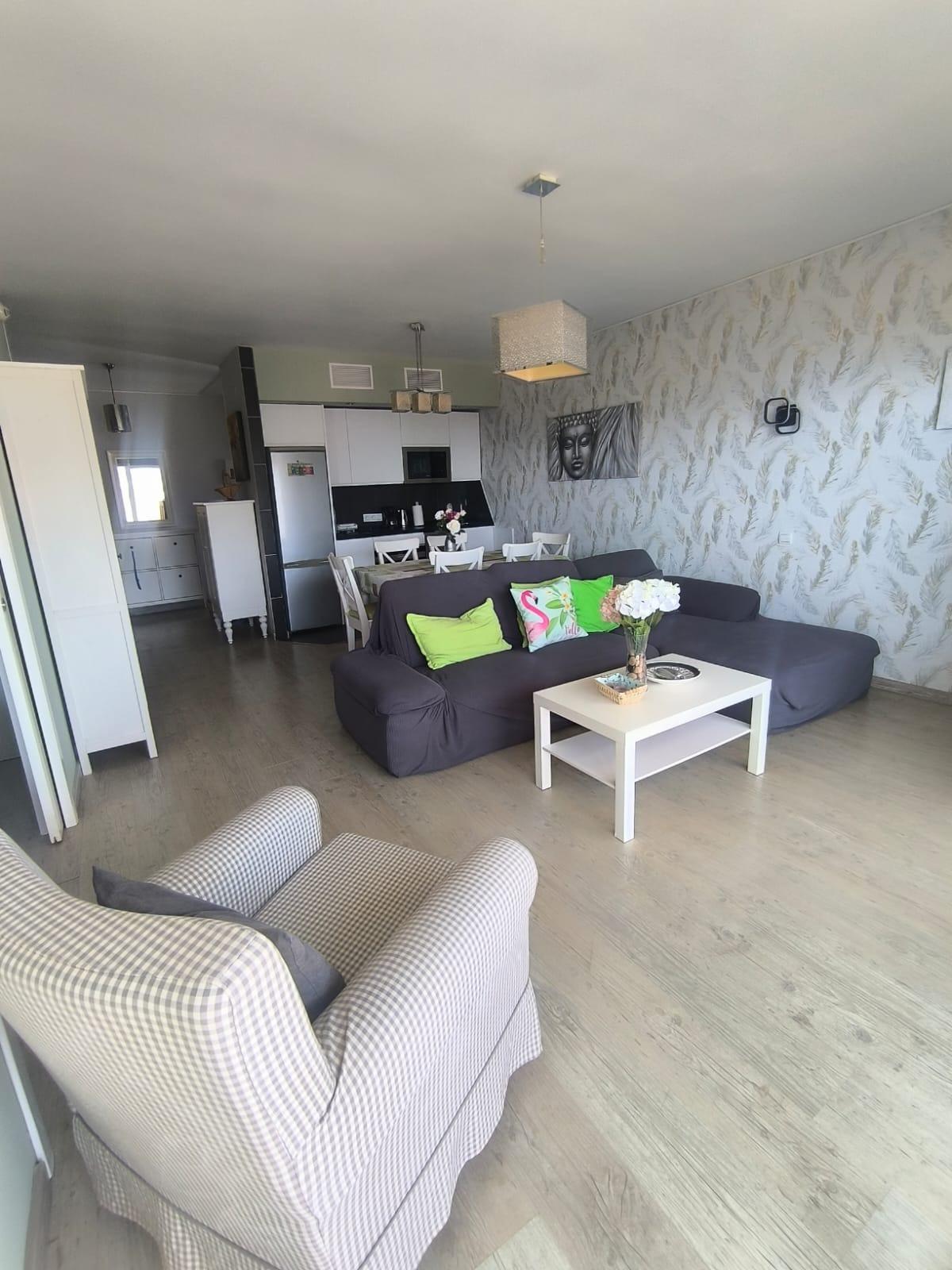 3 Bedroom Penthouse in Fuengirola - Photo 3