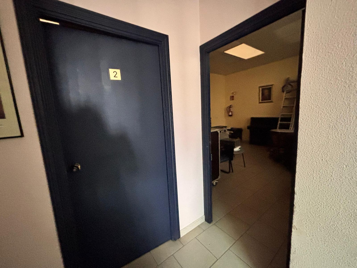 3 Bedroom Apartment in Málaga - Photo 17