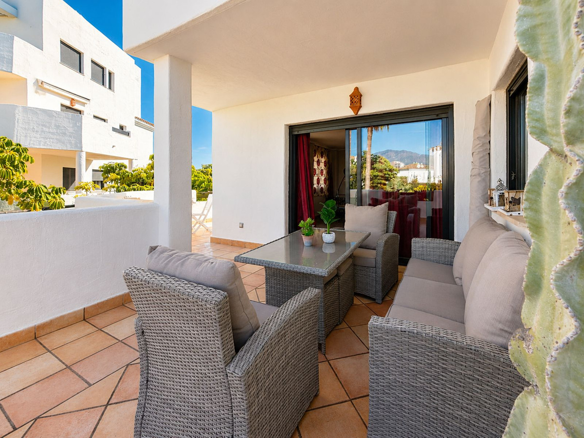 2 Bedroom Apartment in Estepona - Photo 27