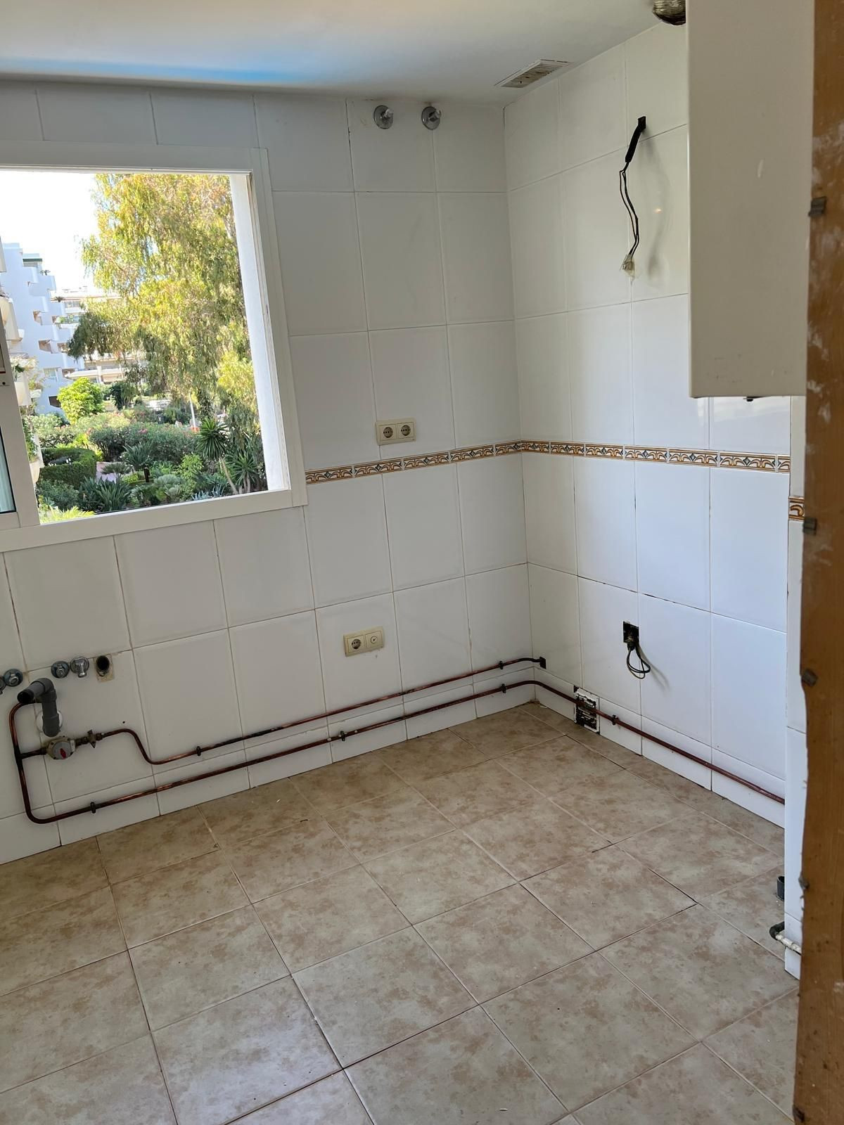 3 Bedroom Apartment in San Pedro de Alcántara - Photo 15